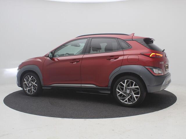 Hyundai Kona 1.6 GDI HEV Premium AUTOMAAT / Dealeronderhouden / Afneembare Trekhaak / 1300kg Trekgewicht / Stoelventilatie / Adaptieve Cruise Control / HUD / 18" LMV / Lederen bekleding /