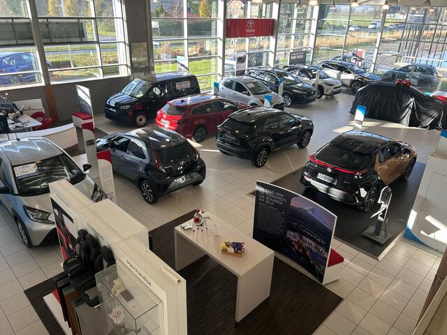 Hyundai Kona 1.6 GDI HEV Comfort Smart | Trekhaak | PDC achter+Cam | Ad cruise | Navi | LM velgen |