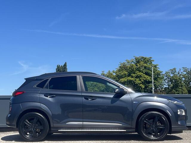 Hyundai Kona EV Premium 64 kWh | Adaptieve cruisecontrol | Head up display | Lederen bekleding | Sidebars |