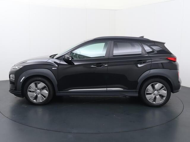 Hyundai Kona EV Fashion 64 kWh | 204 pk | SoH 100% | Adaptive cruise control | Head-up display | Achteruitrijcamera | Apple Carplay/Android Auto |