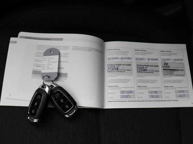 Hyundai Kona EV Premium 64 kWh SoH 96,6%! | ACC | Camera | Navigatie!