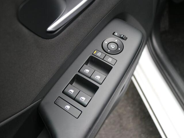 Hyundai Kona Electric Comfort Smart + BCA 48.4 kWh / Navigatie / Blind-Spot Collision-Avoidance Assist / Adaptieve Cruise Control / 19 inch N-Velgen