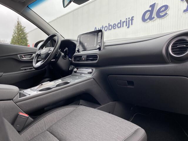 Hyundai Kona EV Comfort 64 kWh SOH 100%, Camera, Navi, Rijklaar met beurt & garantie!