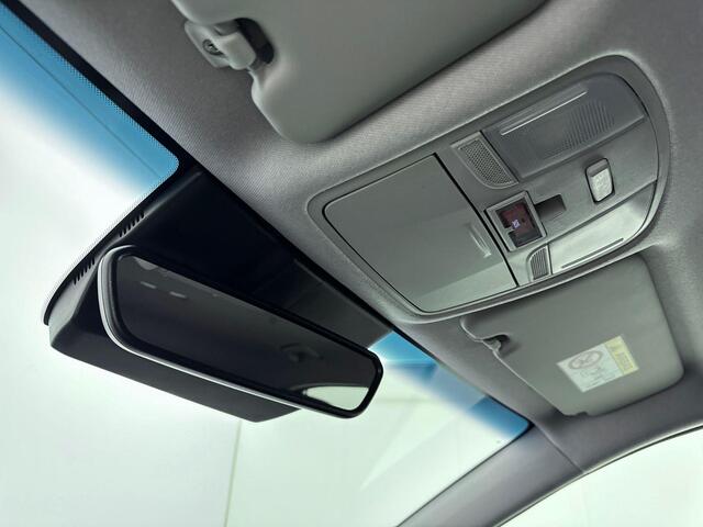 Hyundai Kona EV Fashion 64 kWh | Parkeersensoren voor en achter | Navigatie en Apple Carplay/Andoid Auto | Soh 97,5% | Warmtepomp |