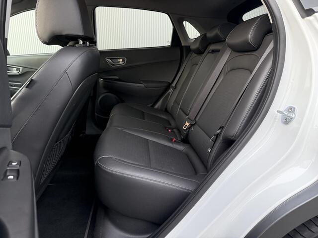 Hyundai Kona EV Premium 64 kWh / NL Auto / Zwart Leder / Stoelverkoeling / Stoelverwarming Voor + Achter / Stuurverwarming / KRELL Audio /