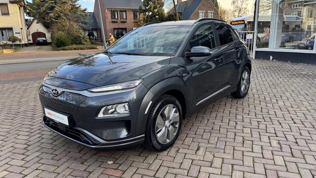 Hyundai Kona EV Fashion 39 kWh | Eerste eigenaar | BlueLink |