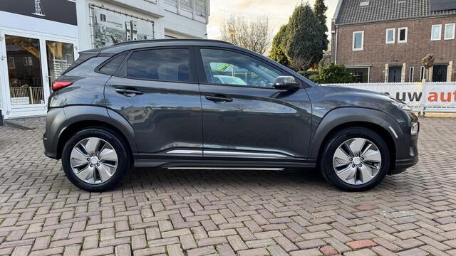 Hyundai Kona EV Fashion 39 kWh | Eerste eigenaar | BlueLink |