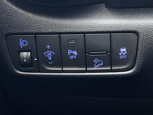 Hyundai Kona 1.0 T-GDI Fashion / Fabrieksgarantie tot 08-2027* / Navigatie / Stuur- en stoelverwarming / Apple Carplay Android / Climate control / 17" LM wielen /