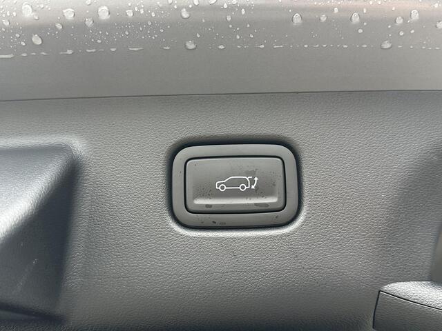 Hyundai Kona 1.6 GDI HEV Premium Sky VAN: 44.300,- VOOR: 35.877,- UW EINDEJAARSVOORDEEL: 8.413,- euro FULL HYBRID | NIEUWE AUTO MET REGISTRATIE | VOLLE AUTO! | FABR GARANTIE T/M 12-2029