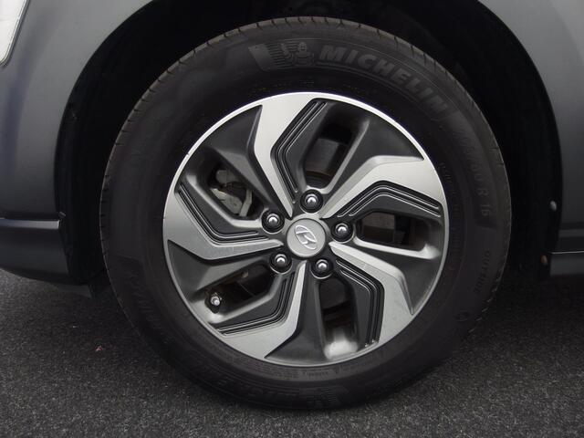 Hyundai Kona 1.6 GDI HEV Fashion KEYLESS / CAMERA / CARPLAY / HUD / ACC / NAVI / CLIMA / PDC / BLUETOOTH / NL-AUTO