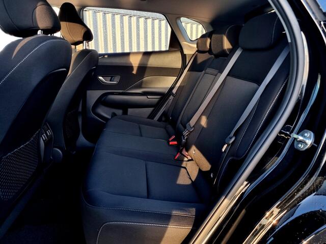 Hyundai Kona 1.6 GDI HEV Comfort Smart / ¤ 3000,- Voordeel Op Nieuwprijs / Rijklaarprijs / Direct Leverbaar / Navigatie / 18" LMV / Adaptieve Cruise Control / Parkeersensoren voor en achter /