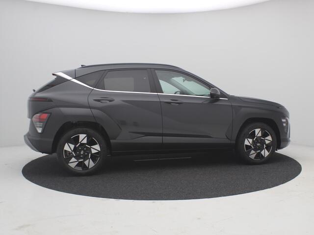 Hyundai Kona 1.6 GDI HEV Comfort Smart / ¤ 3.000,- Voordeel Op Nieuwprijs / Rijklaarprijs / Direct Leverbaar /Modeljaar 2026 / Navigatie / 18" LMV / Adaptieve Cruise Control / Parkeersensoren voor en achter /