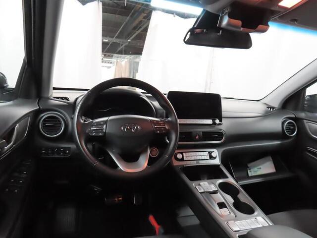 Hyundai Kona EV FASHION 64 KWH I 3 FASE I 100% SOH I P-CAMERA I AUTOMAAT I APPLE CARPLAY