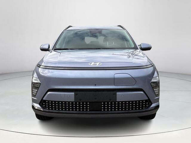 Hyundai Kona Electric Premium 65.4 kWh | 7.500,- korting! | Uit voorraad leverbaar! | Elektrische stoelen | Stoelgeheugen | Stoel/stuurverwarming | Stoelverkoeling | 2e zit-rij stoelverwarming | Lederen bekleding | 360* camera | Adaptive cruisecontrol | Active lane-ke