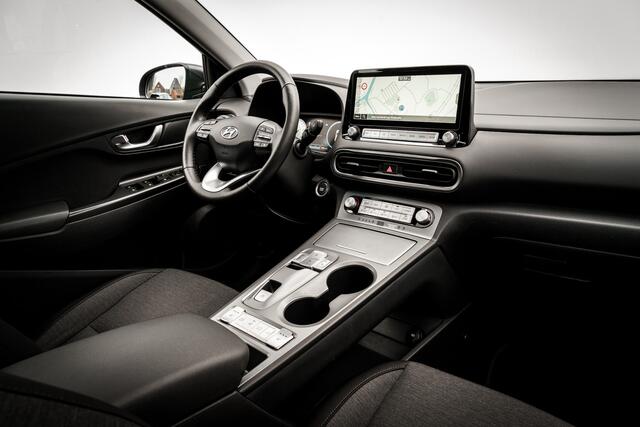 Hyundai Kona EV Fashion 64 kWh I Schuifdak I Facelift I 3 Fase I Full Map Navi I LED I Camera