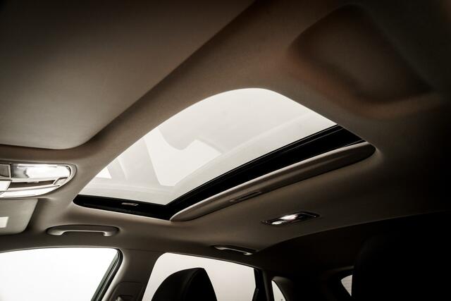 Hyundai Kona EV Fashion 64 kWh I Schuifdak I Facelift I 3 Fase I Full Map Navi I LED I Camera