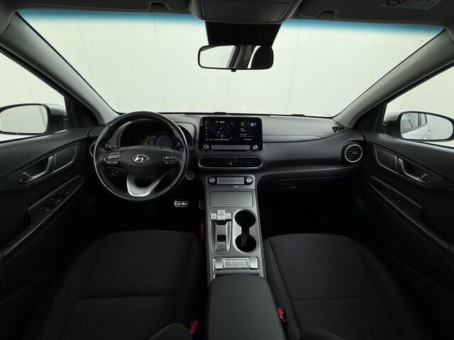 Hyundai Kona EV 64kWh Warmtepomp Adap.Cruise Navi Ecc Camera Pdc Trekhaak Krell®-Audio Apple Carplay Android Auto Comfort SOH 100% Lane Assist DAB Led Lmv 17" Regen-Lichtsensor Keyless 1e Eigenaar Origineel Nederlandse Auto