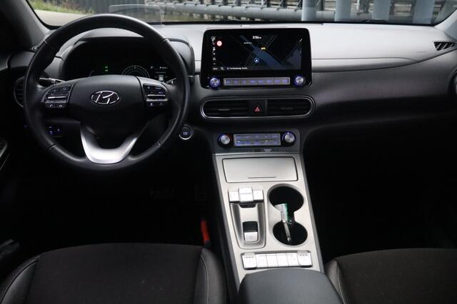 Hyundai Kona EV Fashion 64 kWh. | Geen import | Schuifdak | Stoelverwarming |