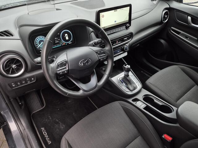 Hyundai Kona 1.6 GDI HEV Fashion Automaat / Fabrieksgarantie tot 02-2028 / Dealer onderhouden / Head Up Display / Keyless Entry/Start / cruise control / Achteruitrijcamera / Draadloze telefoon lader / Krell Audio Systeem /