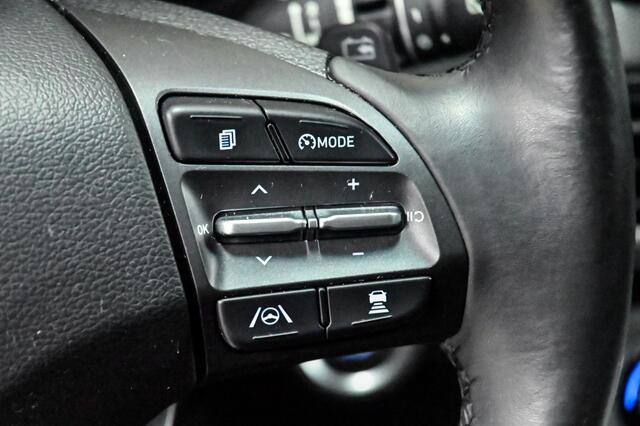 Hyundai Kona 64 kWH | PREMIUM SKY | PANO | WARMTEPOMP | STOELVERWARMING | STU