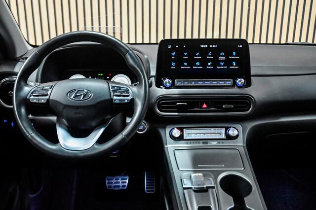 Hyundai Kona 64 kWH | PREMIUM SKY | PANO | WARMTEPOMP | STOELVERWARMING | STU