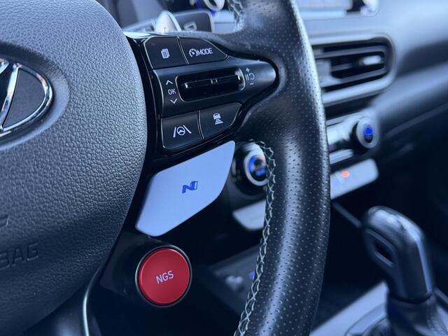 Hyundai Kona 2.0 T-GDI N Performance 280pk DCT8 / Fabrieksgarantie tot 01-2027 / 1e Eigenaars auto / Dealer Onderhouden / Limited Slip Diff / Adaptieve Cruise / Adaptieve Onderstel / Stoel & Stuurwielverwarming / Achterbank Verwarming / Elektr. Stoelen / Stoelventilat