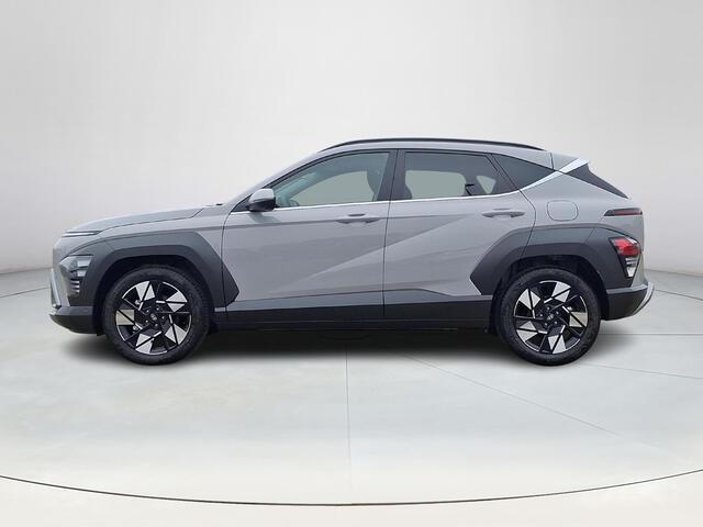 Hyundai Kona 1.6 GDI HEV Premium Sky | Uit voorraad leverbaar! | Schuif-/kantel dak | Elektrische stoelen | Stoel/stuurverwarming | Stoelverkoeling | 2e zit-rij stoelverwarming | Lederen bekleding | 360* camera | Adaptive cruisecontrol | Active lane-keeping |