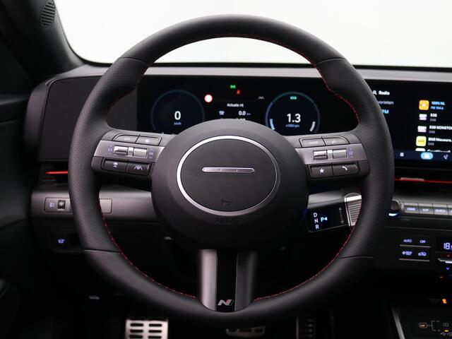 Hyundai Kona 1.6 GDI HEV N Line / ¤2500,- Voordeel / Rijklaarprijs / Modeljaar 2026 / Navigatie / Apple & Android auto / Stuurverwarming / Stoelverwarming Voor + Achter /