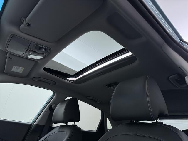 Hyundai Kona EV 64kWh SOH 100% Fase 3 Warmtepomp Leder Schuif-/kanteldak Head-Up Display Adap.Cruise Apple Carplay Android Auto Navi Ecc Camera Pdc Krell®-Audio Limited Keyless Stoelverwarming/Koeling Stuurverwarming Elek.Stoelen Blind Spot Monitoring Lane Assist DAB 