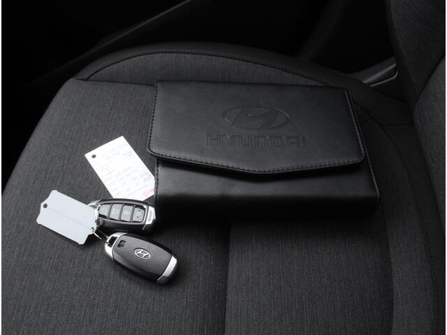 Hyundai Kona EV Comfort 64 kWh CAMERA | NAVI | CARPLAY | LMV17 | LED | PDC | CLIMATE | DAB | ADAPCRUISE