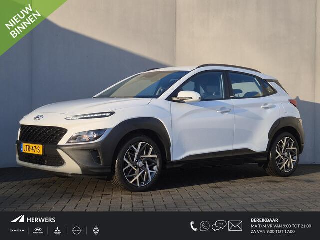Hyundai Kona 1.6 GDI HEV Comfort Automaat / Dealer onderhouden / Trekhaak afneembaar / Trekgewicht 1300 Kg / Stuur en Stoel verwarming / Navigatie via Apple Carplay Android Auto / Achteruitrijcamera / Draadloze telefoon lader /