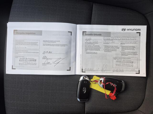 Hyundai Kona 1.6 GDI HEV Comfort Automaat / Dealer onderhouden / Trekhaak afneembaar / Trekgewicht 1300 Kg / Stuur en Stoel verwarming / Navigatie via Apple Carplay Android Auto / Achteruitrijcamera / Draadloze telefoon lader /