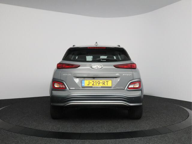 Hyundai Kona EV Comfort Smart 39 kWh | Warmtepomp | Navigatie |
