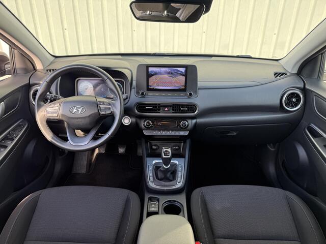 Hyundai Kona 1.0 T-GDI Fashion / Apple CarPlay/Android Auto / Achteruitrijcamera / 18" Lichtmetalen velgen / Stoel/Stuurverwarming / Keyless Entry&Start / Dodehoekdetectie / Full LED verlichting / Draadloze telefoonlader /