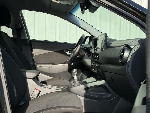 Hyundai Kona 1.0 T-GDI Fashion / Apple CarPlay/Android Auto / Achteruitrijcamera / 18" Lichtmetalen velgen / Stoel/Stuurverwarming / Keyless Entry&Start / Dodehoekdetectie / Full LED verlichting / Draadloze telefoonlader /