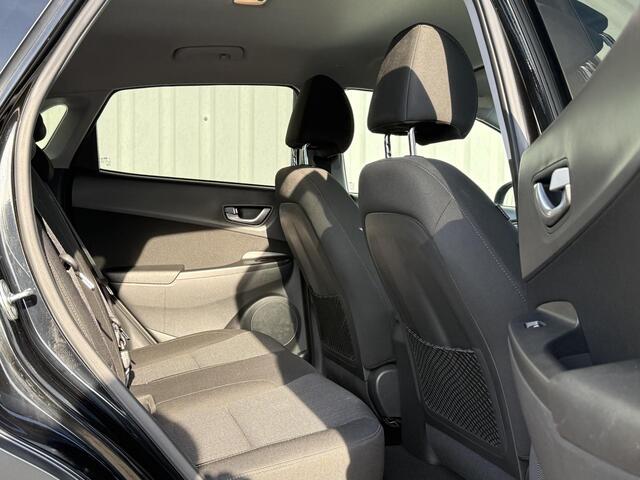 Hyundai Kona 1.0 T-GDI Fashion / Apple CarPlay/Android Auto / Achteruitrijcamera / 18" Lichtmetalen velgen / Stoel/Stuurverwarming / Keyless Entry&Start / Dodehoekdetectie / Full LED verlichting / Draadloze telefoonlader /