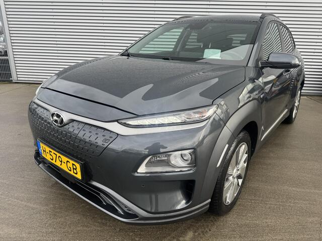 Hyundai Kona EV Premium 64 kWh Trekhaak | Leder | Stoel&Stuurverw + Koeling | Navi | Camera