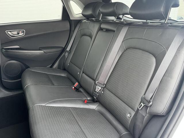 Hyundai Kona EV Limited 64 kWh / achterbank verwarmd / Apple Carplay/Android Auto / cruise control adaptief met Stop&Go en stuurhulp /