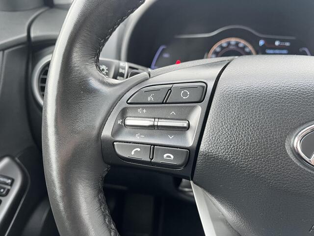 Hyundai Kona EV Limited 64 kWh / achterbank verwarmd / Apple Carplay/Android Auto / cruise control adaptief met Stop&Go en stuurhulp /