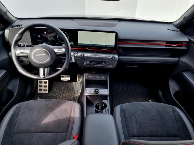 Hyundai Kona 1.6 GDI HEV N Line Automaat Fabrieksgarantie tot 11-2028 / Stoelverkoeling / Stuurverwarming / Stoelverwarming Voor + Achter / 360 Camera / Navigatie / Climate Control /