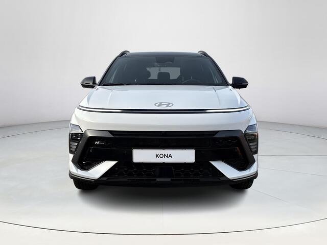 Hyundai Kona 1.6 GDI HEV N Line Sky | Uit voorraad leverbaar! | Schuif- Kanteldak | Apple Carplay/Android Auto | 360 graden camera | Elektrische achterklep | Stoelverwarming/verkoeling | Adaptief Cruise Control |