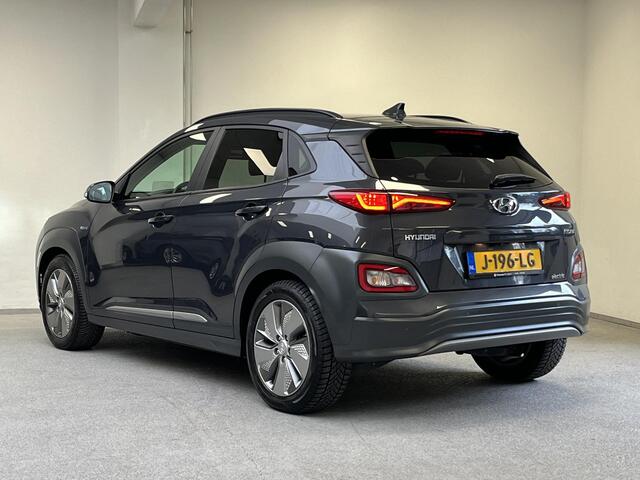 Hyundai Kona EV Premium 64 kWh | 1e-EIG. | 3-FASE | SOH 100% | HEAD-UP | STOELKOELING |