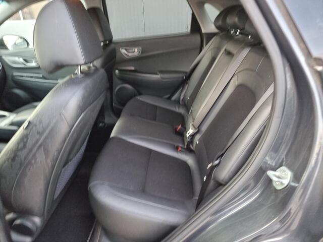 Hyundai Kona EV Fashion 64 kWh | SoH 96,1% | Stoelverwarming | Navigatie | Achteruitrijcamera |