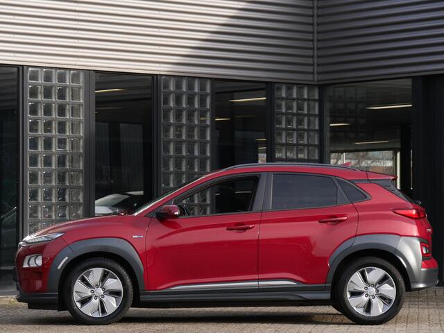 Hyundai Kona EV 64kWH FASHION/ 3-FASE/ SOH 100%/ HEAD-UP/ BLINDSPOT/ KEYLESS