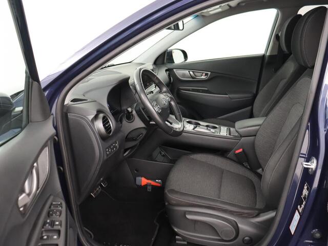 Hyundai Kona EV Fashion 64 kWh | 3-Fase | SOH 100% | Head-Up | Adaptive cruise | Carplay | Warmtepomp | Camera | Krell Audio | Navigatie | Parkeerhulp
