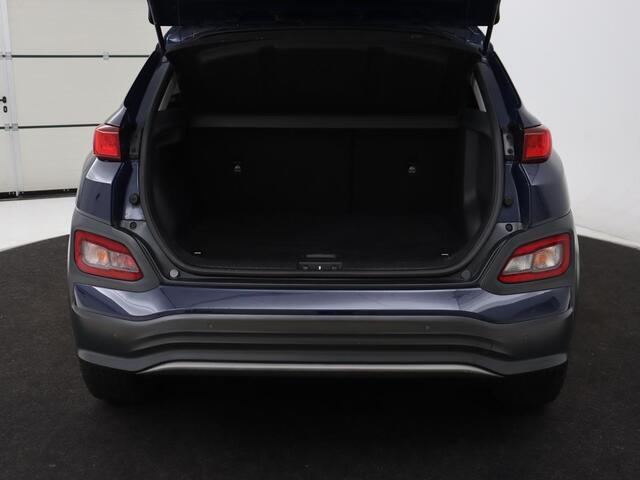 Hyundai Kona EV Fashion 64 kWh | 3-Fase | SOH 100% | Head-Up | Adaptive cruise | Carplay | Warmtepomp | Camera | Krell Audio | Navigatie | Parkeerhulp