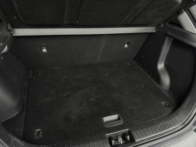 Hyundai Kona EV Premium 64 kWh Warmtepomp | Trekhaak