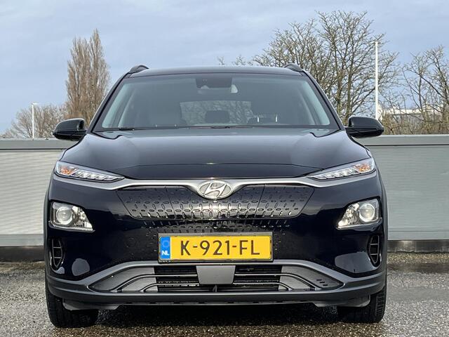 Hyundai Kona EV Fashion 64 kWh | 3 Fase OBC | Adaptieve cruisecontrol | Geïntegreerde navigatie | Multimedia systeem Apple Carplay & Android Auto |