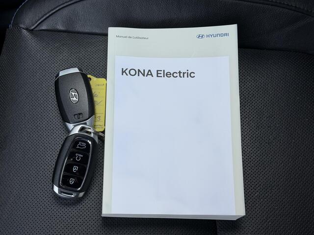 Hyundai Kona EV Premium 64 kWh Automaat / SOH 100% / HUD / Stoelverwarming / ACC / Dodehoek Detecetie / Apple Carplay & Android Auto / Elektr. Stoel verstelling / Lederen Bekleding / Krell Audio /