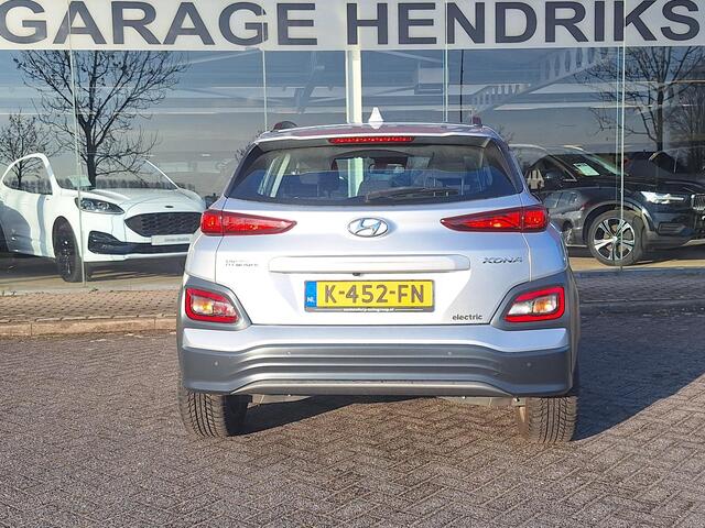 Hyundai Kona EV Comfort 64 kWh | SOH: 95,5% | 3 Fase | Warmtepomp | Navi | Adaptive CC | Climate |